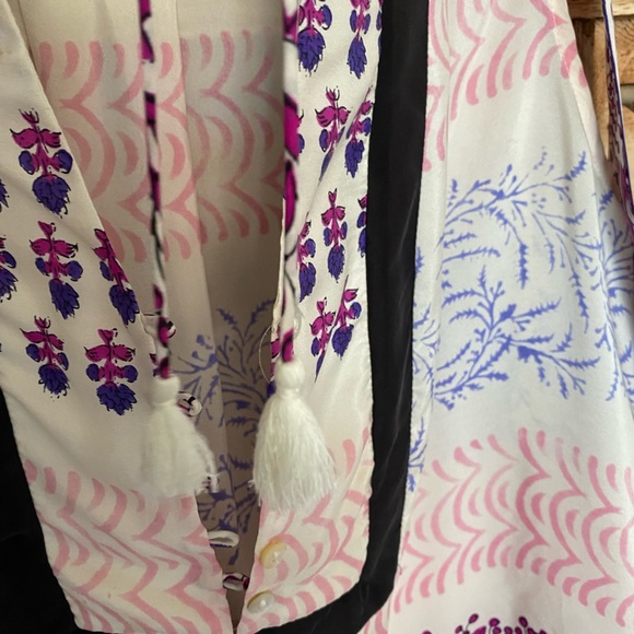 Silk tunic/top.  Boho flair.  Perfect for summer. - Picture 5 of 11